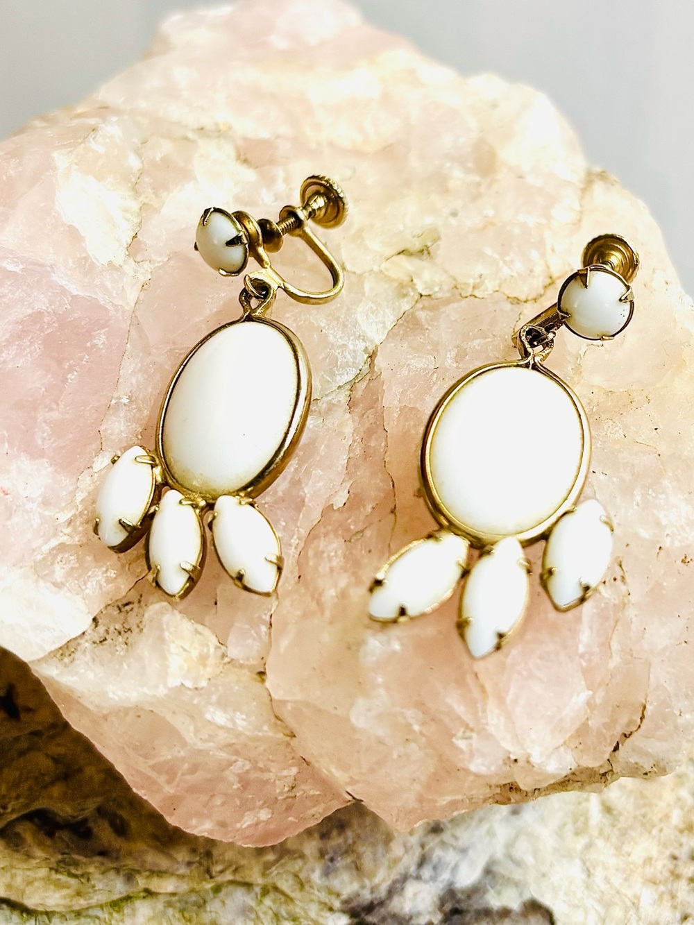 Vintage Milk Glass Dangle Screwback Earrings